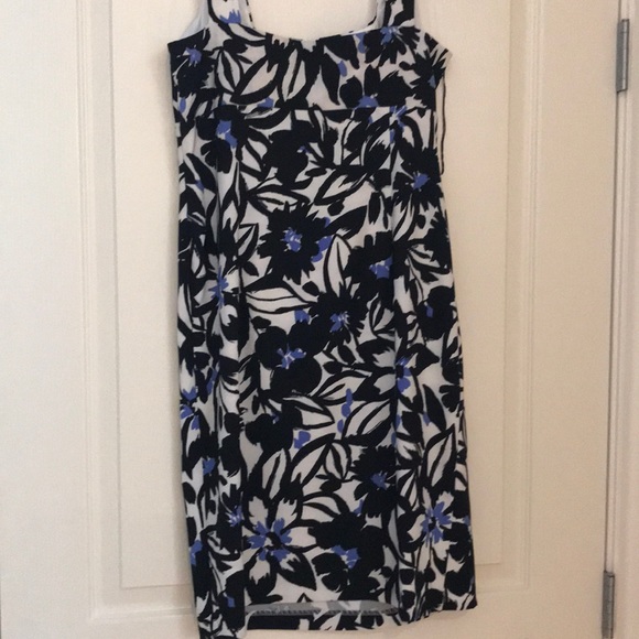 New Floral Dress - Picture 6 of 9